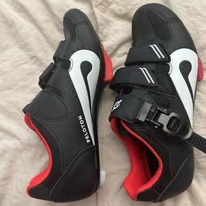 New and never worn women’s Peleton shoes size 39 / US 8.
